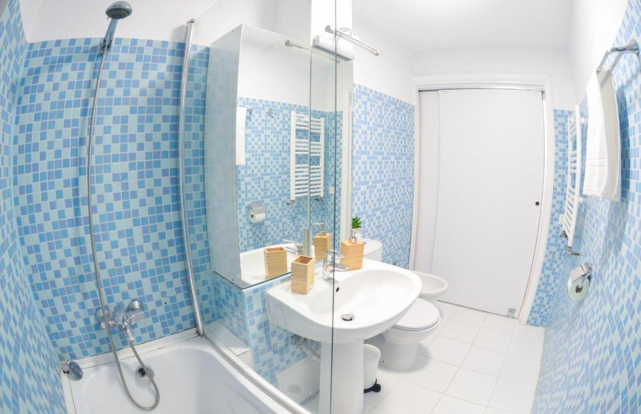 Spacious And Modern Apartment Close To Old City Бухарест Экстерьер фото